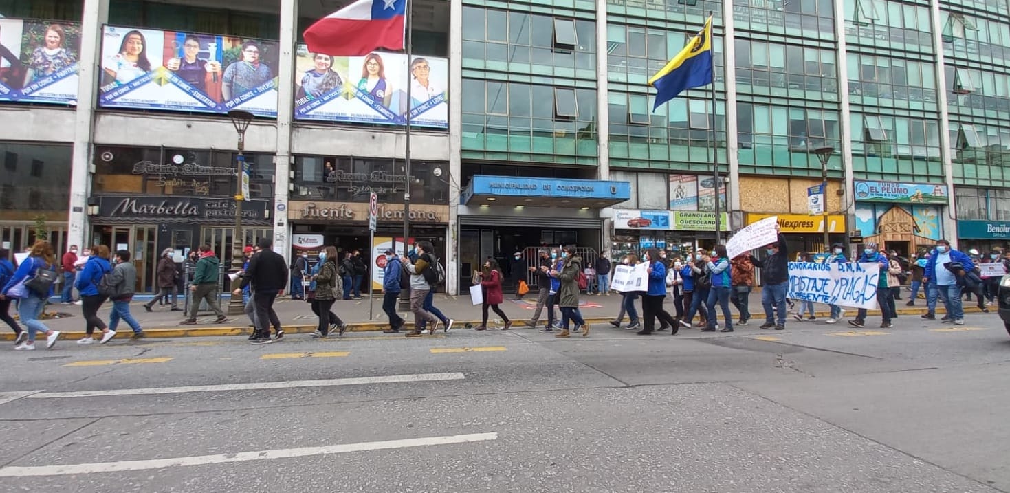 Trabajadores a honorarios del Municipio de Concepción paralizaron funciones: Piden cumplimiento de acuerdos