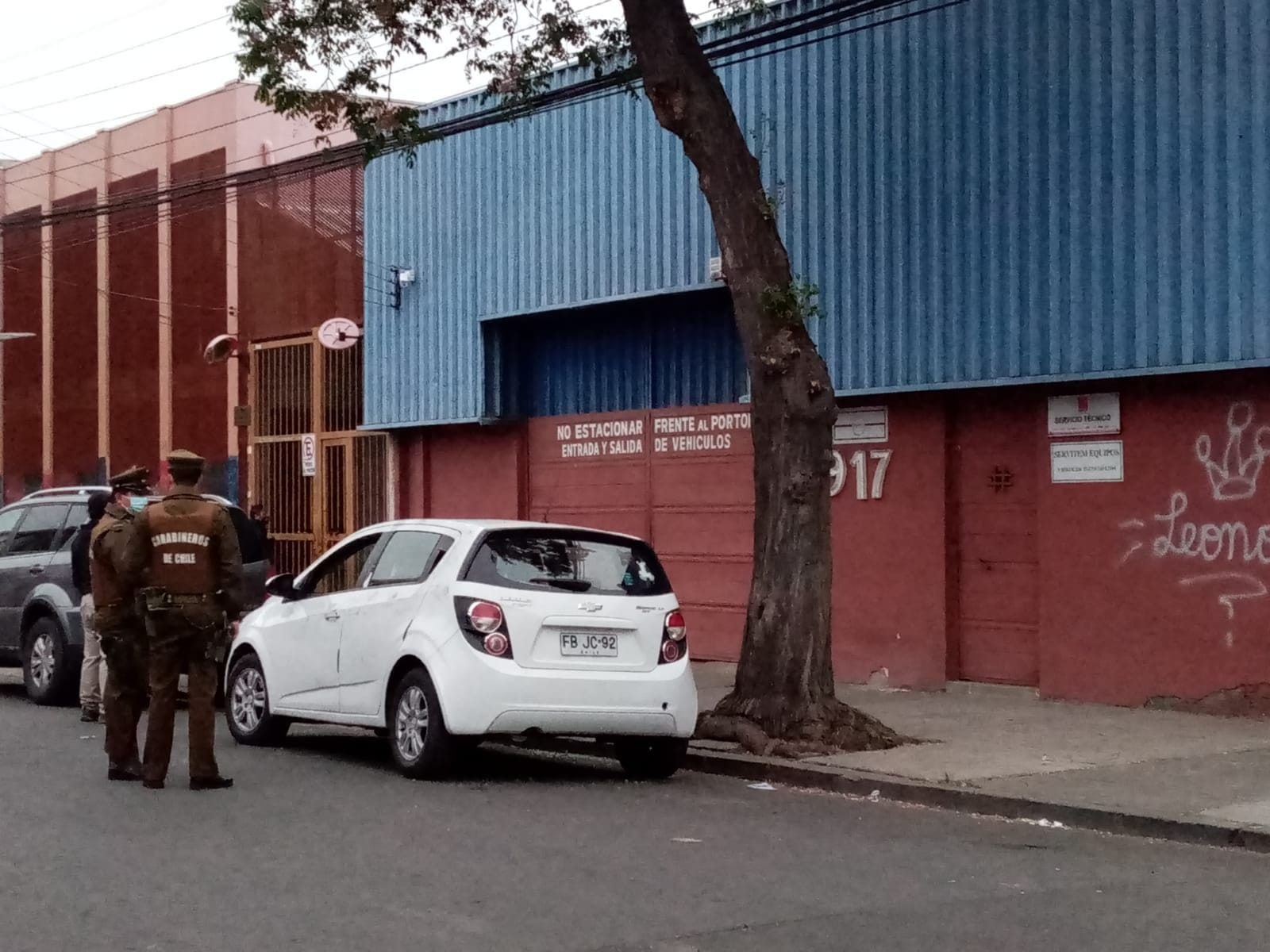 Investigan muerte de dos mujeres halladas en un automóvil