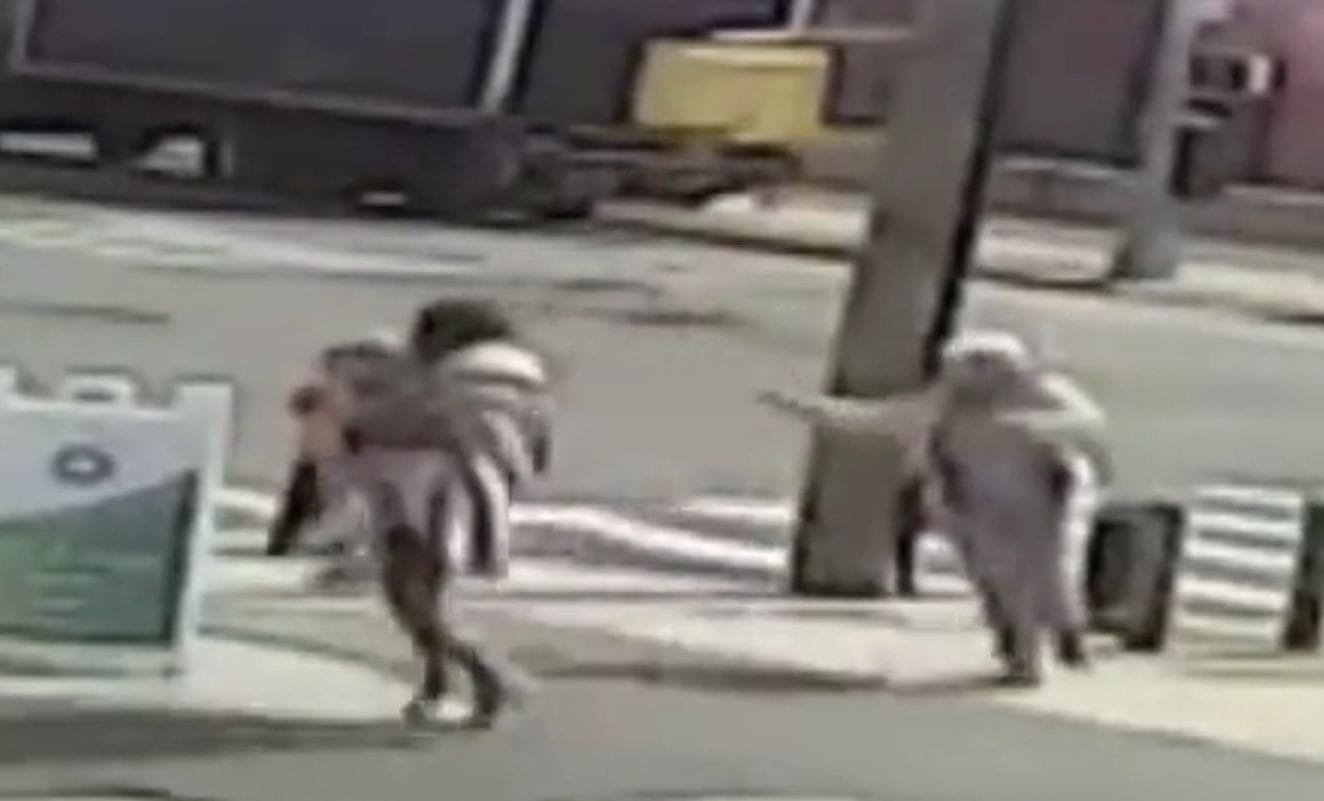 Sujeto intentó secuestrar a niña de 3 años que paseaba con su abuela
