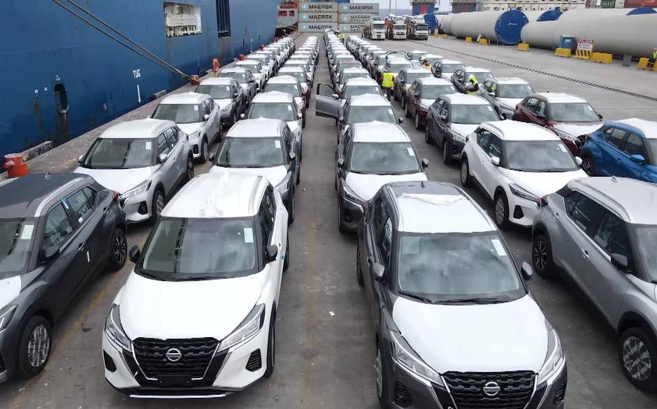 Lirquén: Robaron cuatro autos nuevos que habían llegado al puerto