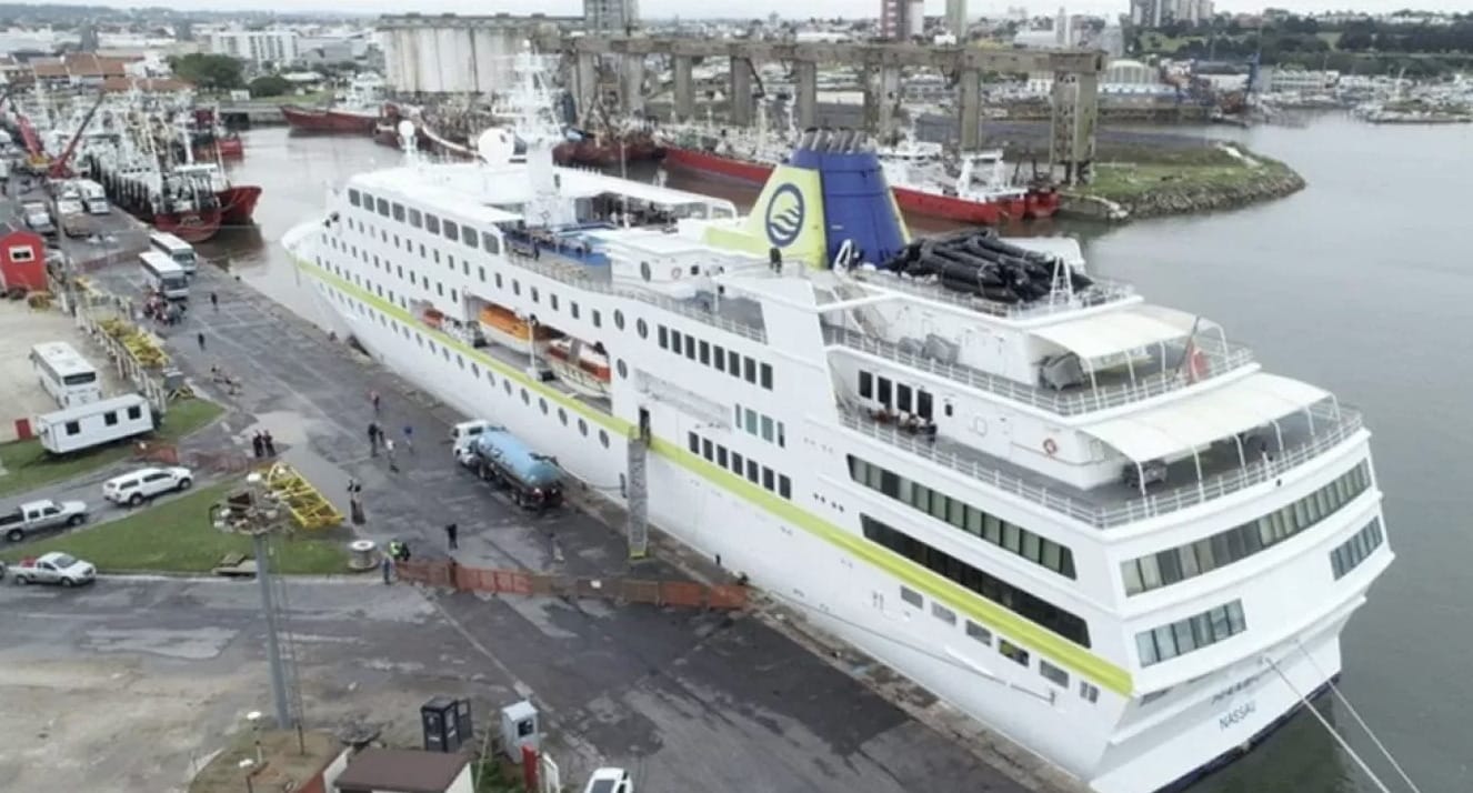 Autoridad argentina permitió ingreso de crucero tras confundir África con Asia