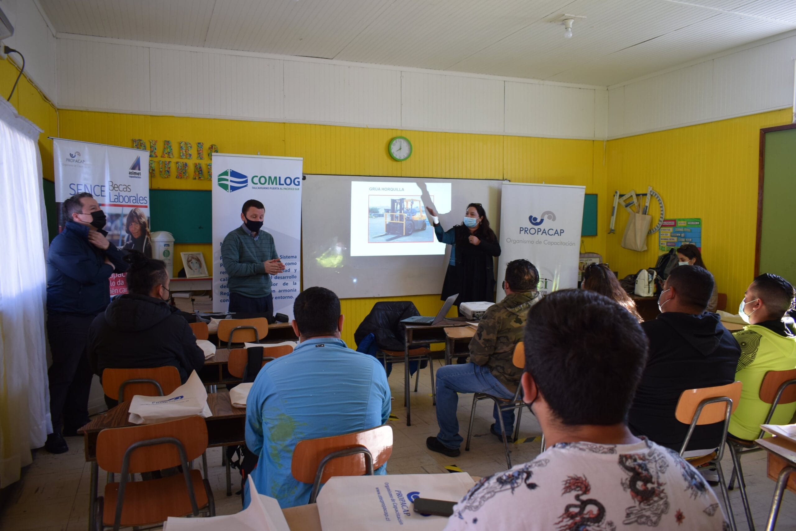 Inician curso gratuito de operador grúa horquilla para la comuna de Talcahuano