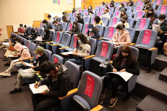 Cerca de 1.000 futuros universitarios rindieron ensayo de la PDT en Biobío