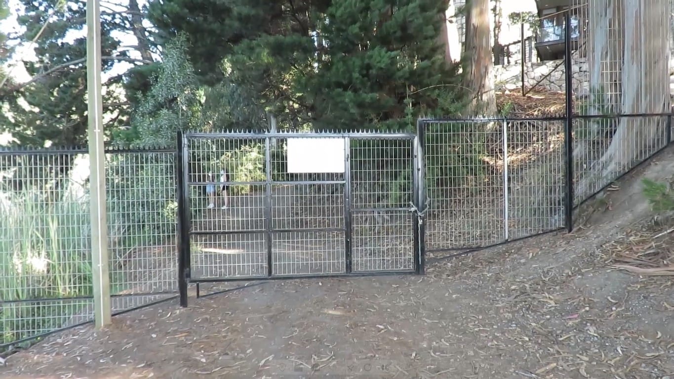 Abogado de residente que cerró acceso a Laguna Grande afirmó que ley lo ampara para restringir ingresos