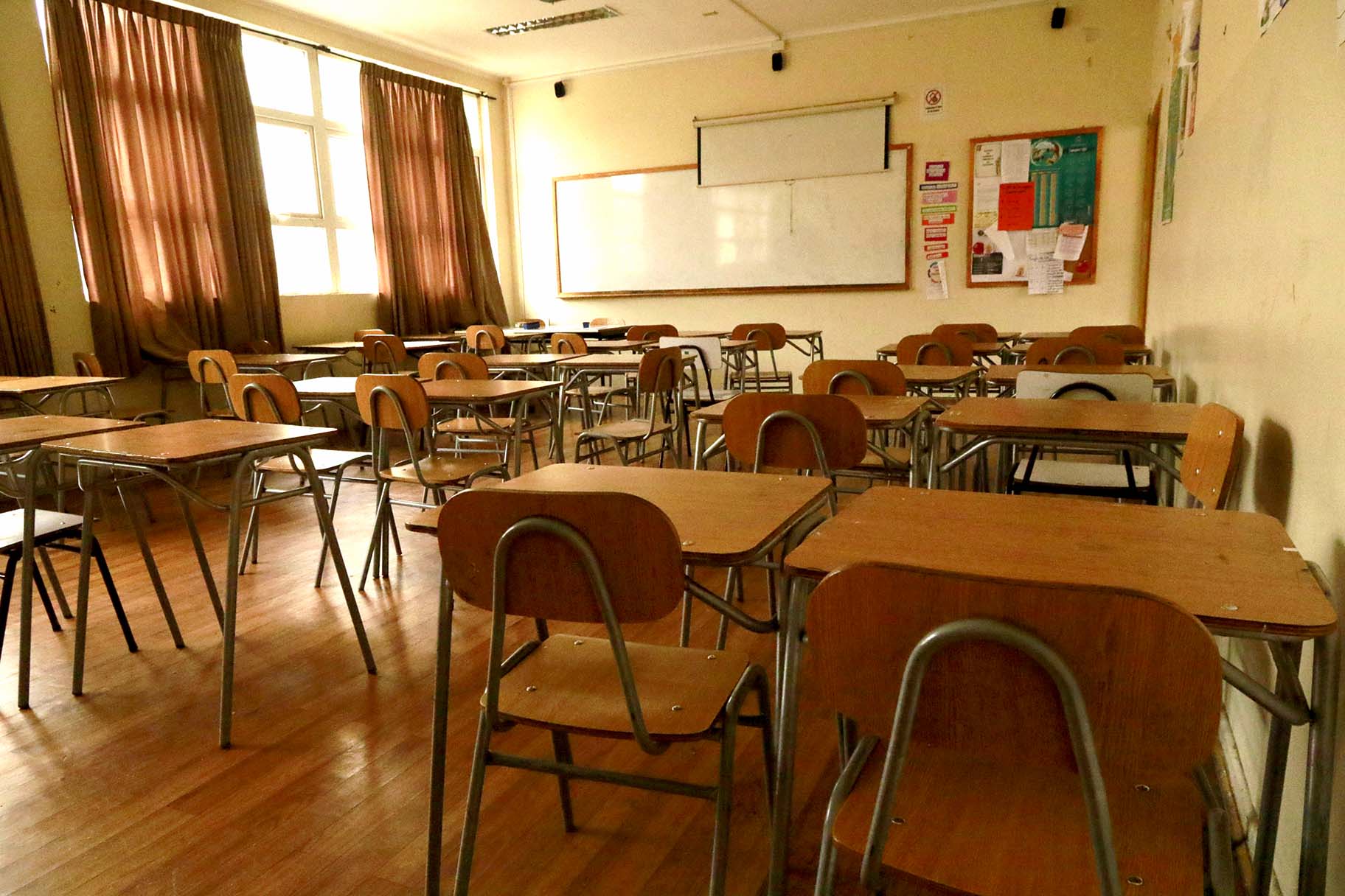 “La venganza de Figueroa”: Denuncian despidos masivos y “arbitrarios” de docentes en el país