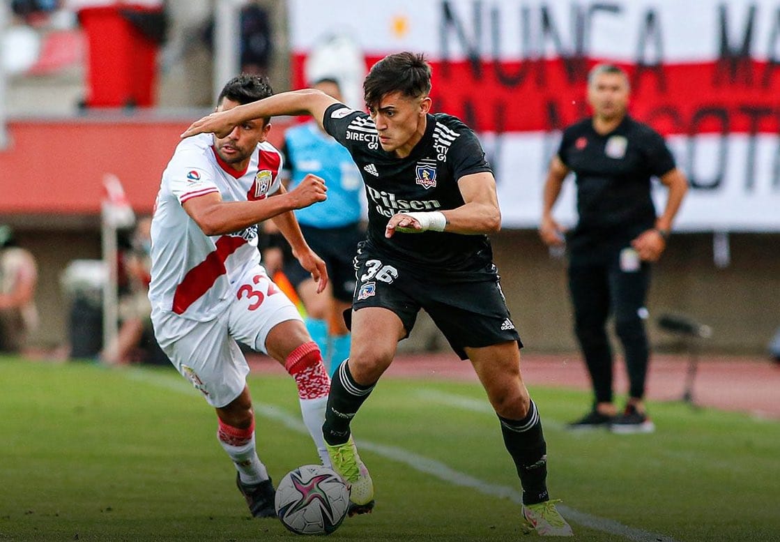 Colo Colo no pudo con Curicó y quedó en el liderato con la UC