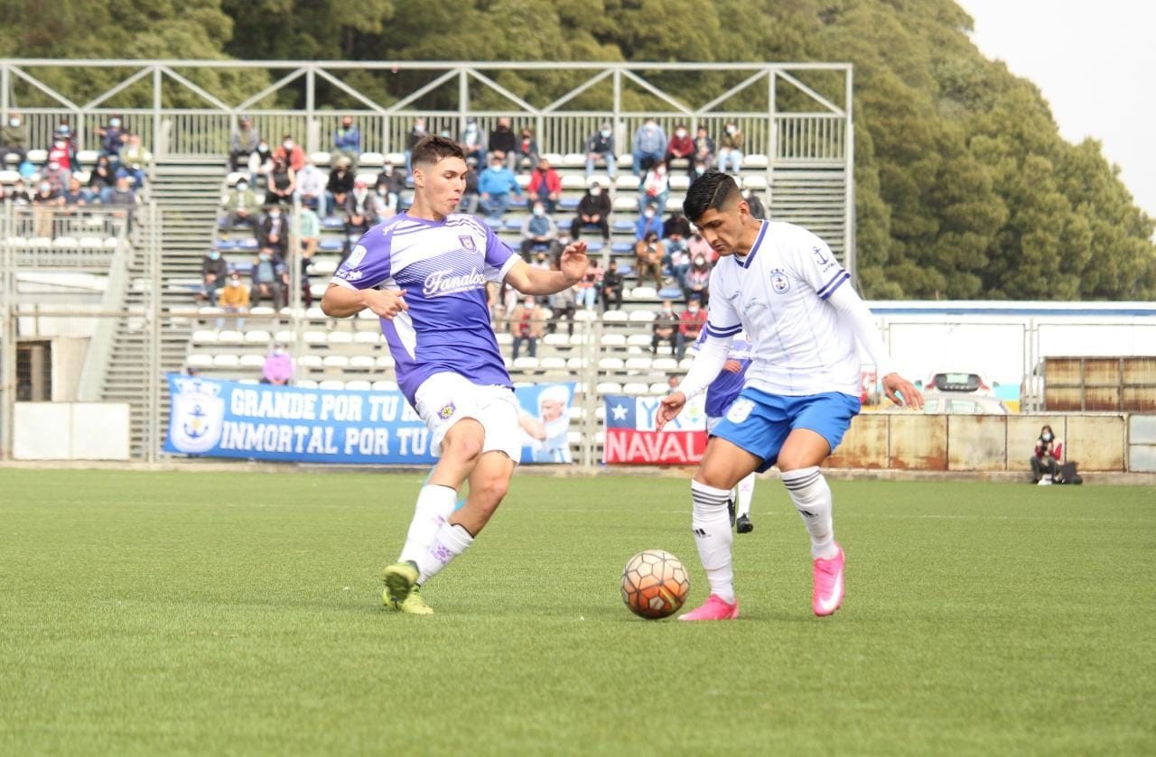 Naval festejó con mesura tras el goleador retorno a las canchas