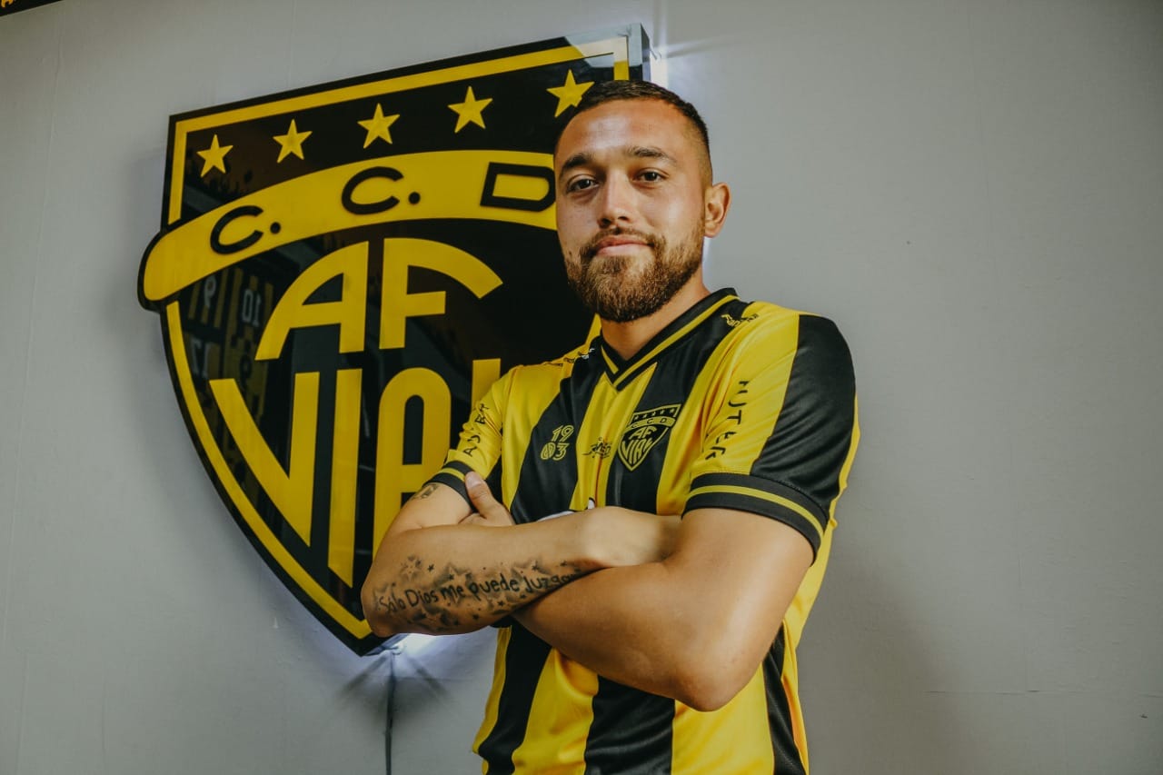 Fernández Vial va a toda máquina con la renovación del plantel