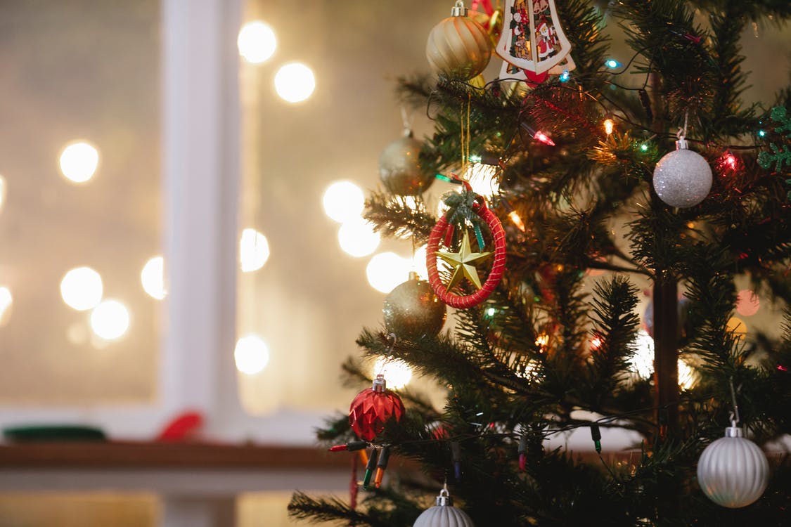 Padre sugiere particular método para que sus hijos se porten bien en Navidad