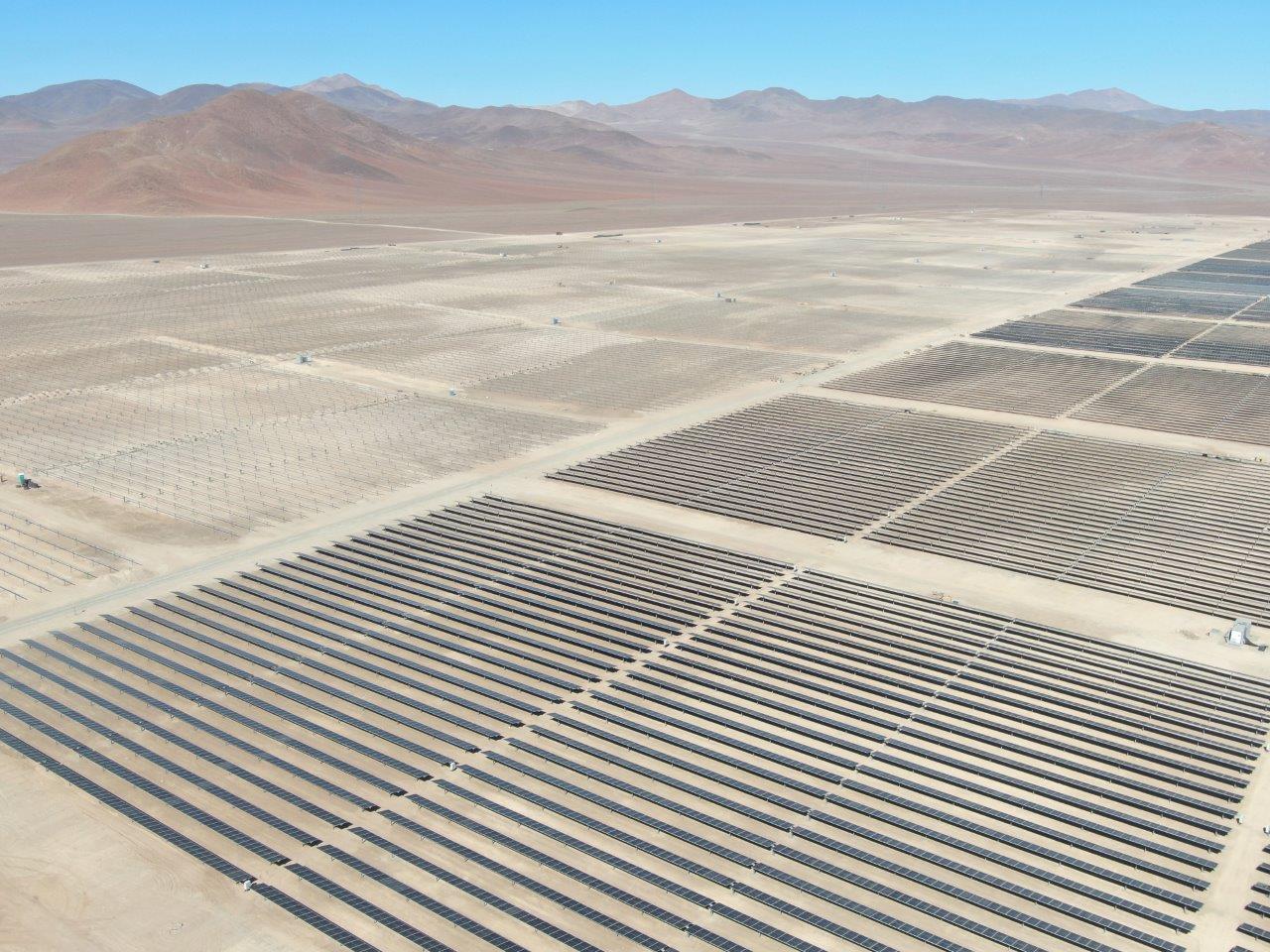 Colbún cerró acuerdo con gigante finlandés para almacenamiento de energía en planta solar