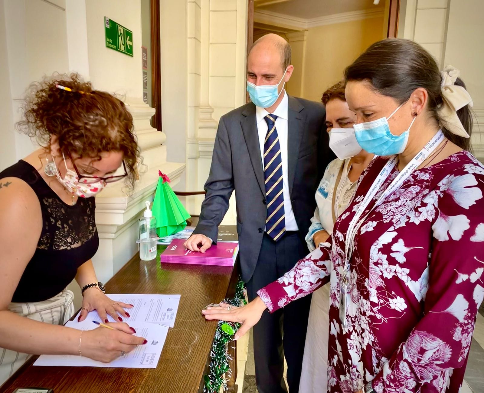 Presentan norma constitucional para consagrar emblemas nacionales