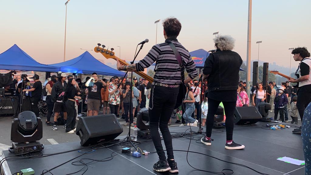Seis bandas tocaron frente al Teatro Biobío: Se realizó el primer festival “Ribera 2021”