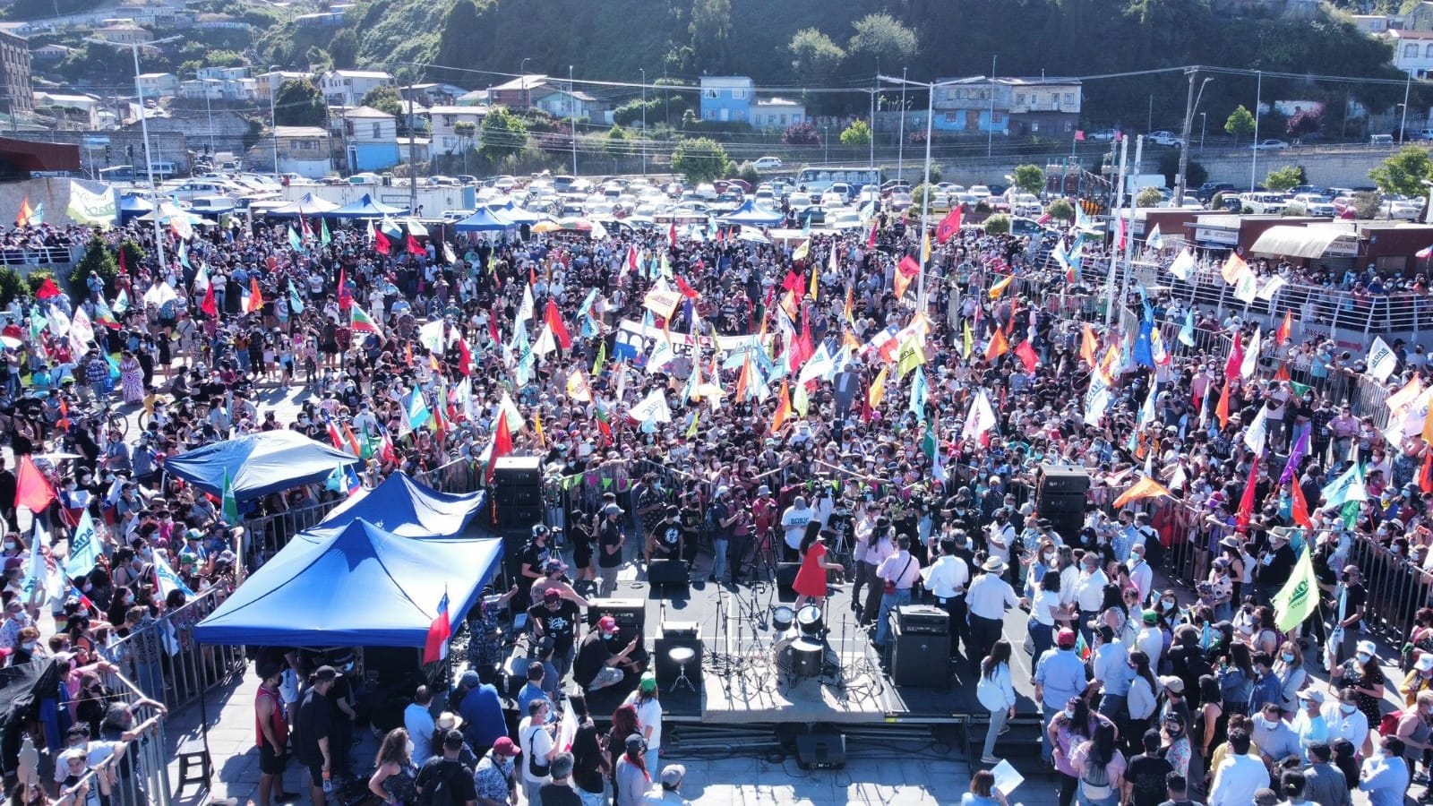 Boric en puerto de Talcahuano: ”Nos comprometemos a luchar incansablemente contra el centralismo”