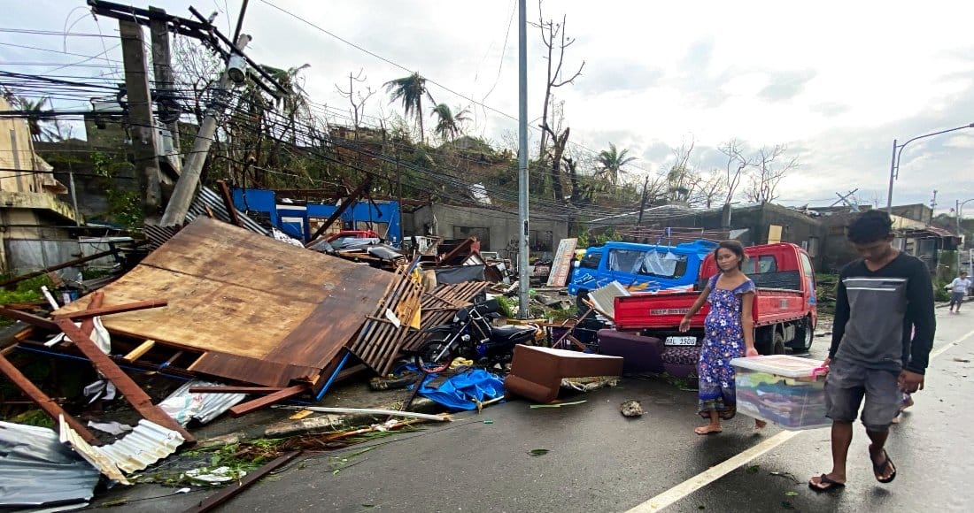 Tifón de cerca de 200 km por horas dejó 31 muertos en Filipinas