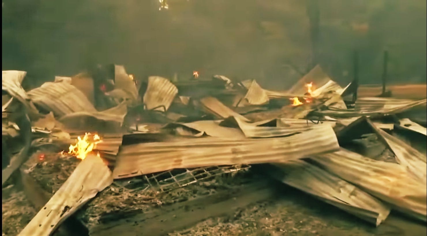 Buscan ayuda para familia que perdió su hogar durante incendio forestal en Quillón