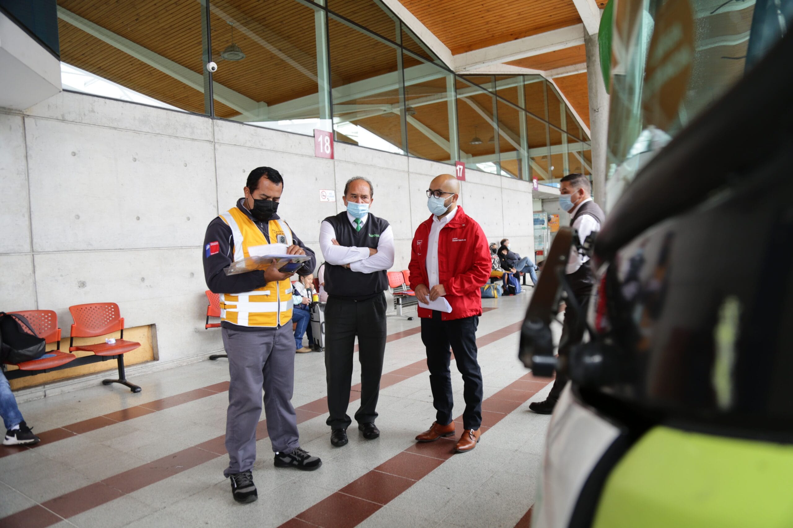 Refuerzan fiscalización de buses en terminales del Biobío por fiestas de fin de año