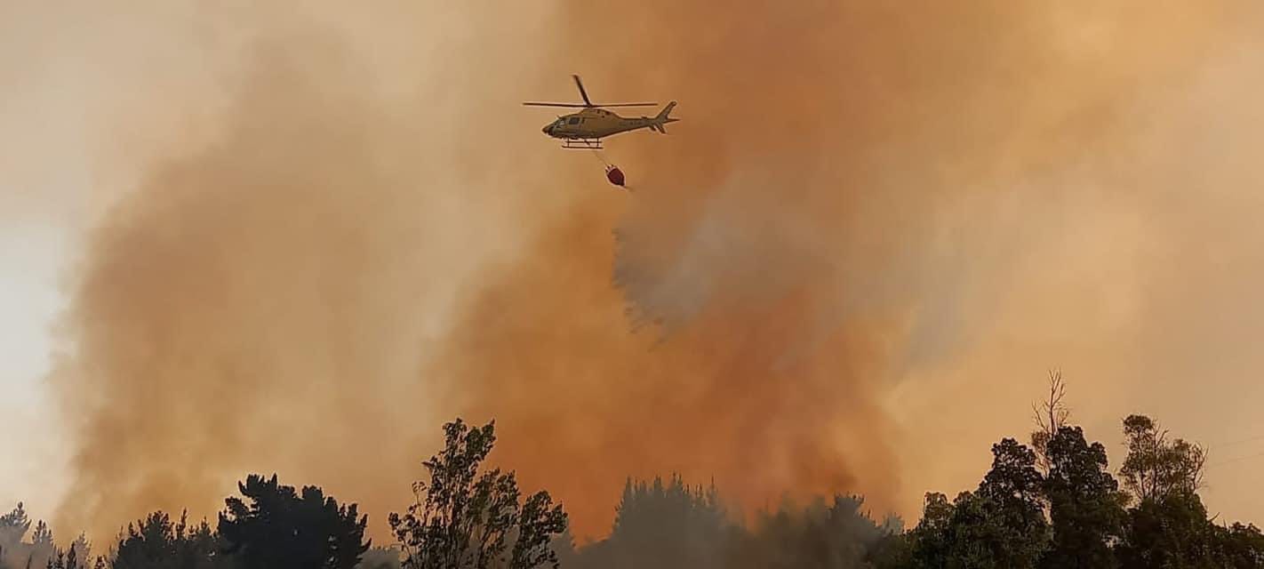 Cancelan Alerta Roja para Quillón tras contener incendio “El Rosario”