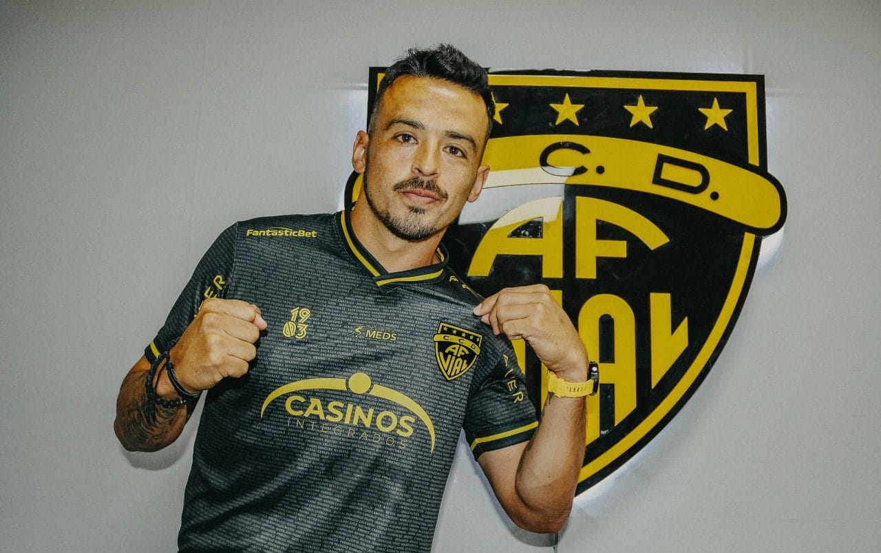Fernández Vial va directo a buscar el retorno a Primera División