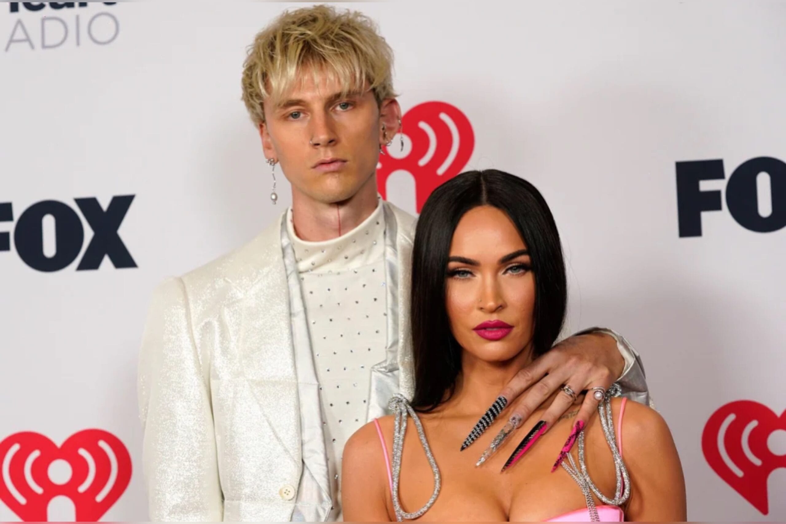 Machine Gun Kelly reveló que se apuñaló para impresionar a Megan Fox