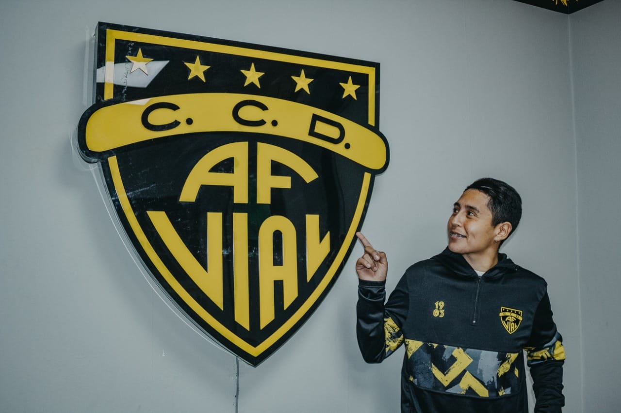 Fernandez Vial renovó a otra de sus figuras del fútbol femenino