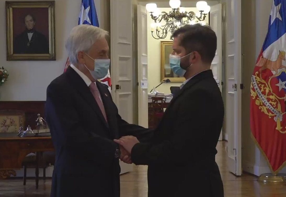 Gabriel Boric llega a La Moneda para reunirse con Sebastián Piñera