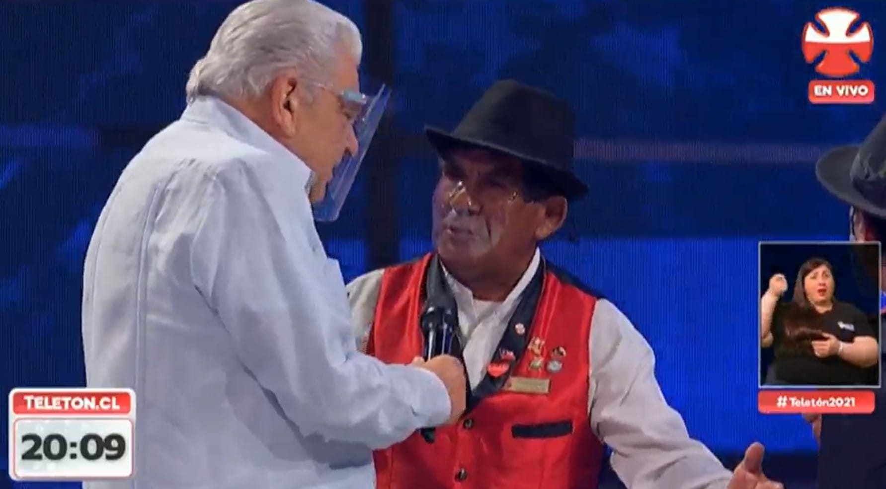 Don Francisco cortó la presentación de chinchineros en la Teletón