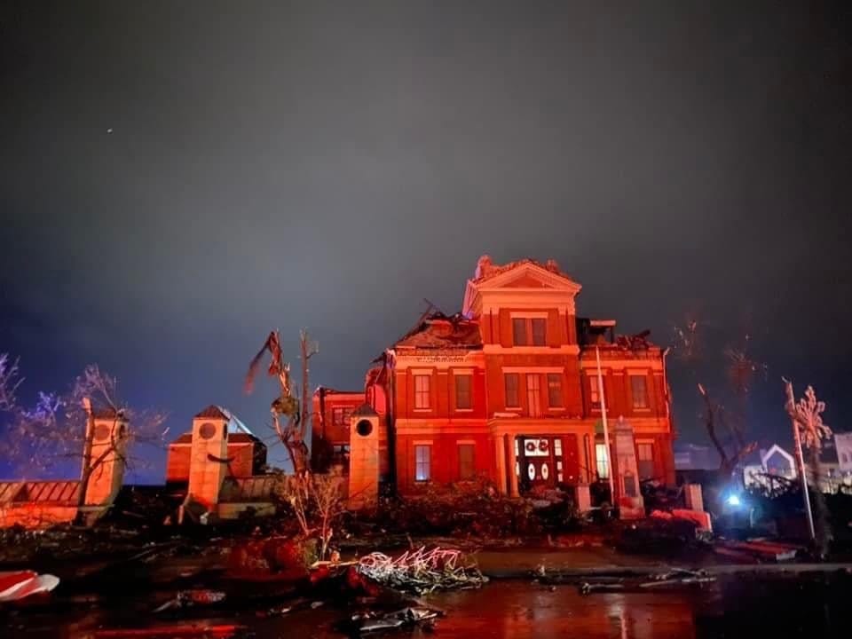 Tornado dejó al menos 50 muertos en Estados Unidos