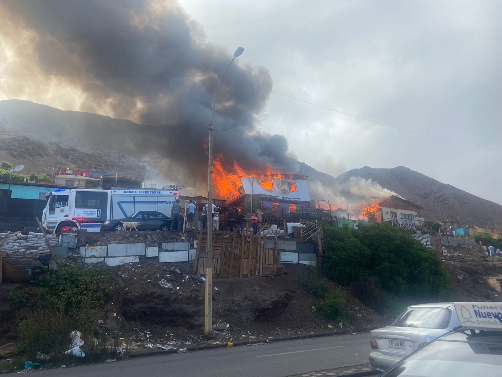 Reportan incendio en campamento Israel de Antofagasta: al menos 4 viviendas afectadas