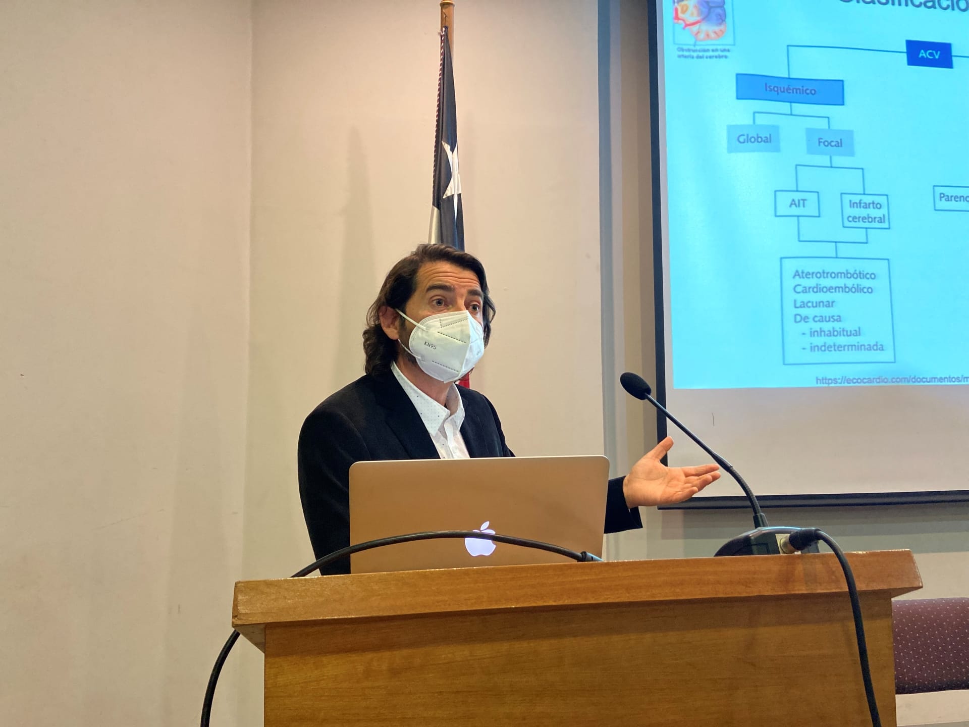 Culmina Seminario de Neurología Vascular y Hospitalista de la Facultad de Medicina de la UCSC
