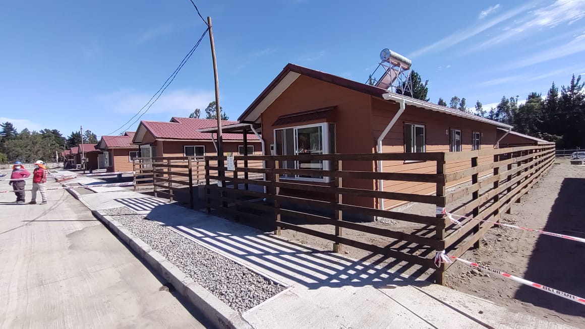 Construyen en Hualqui primer proyecto rural de viviendas: Se asemejan a casas coloniales