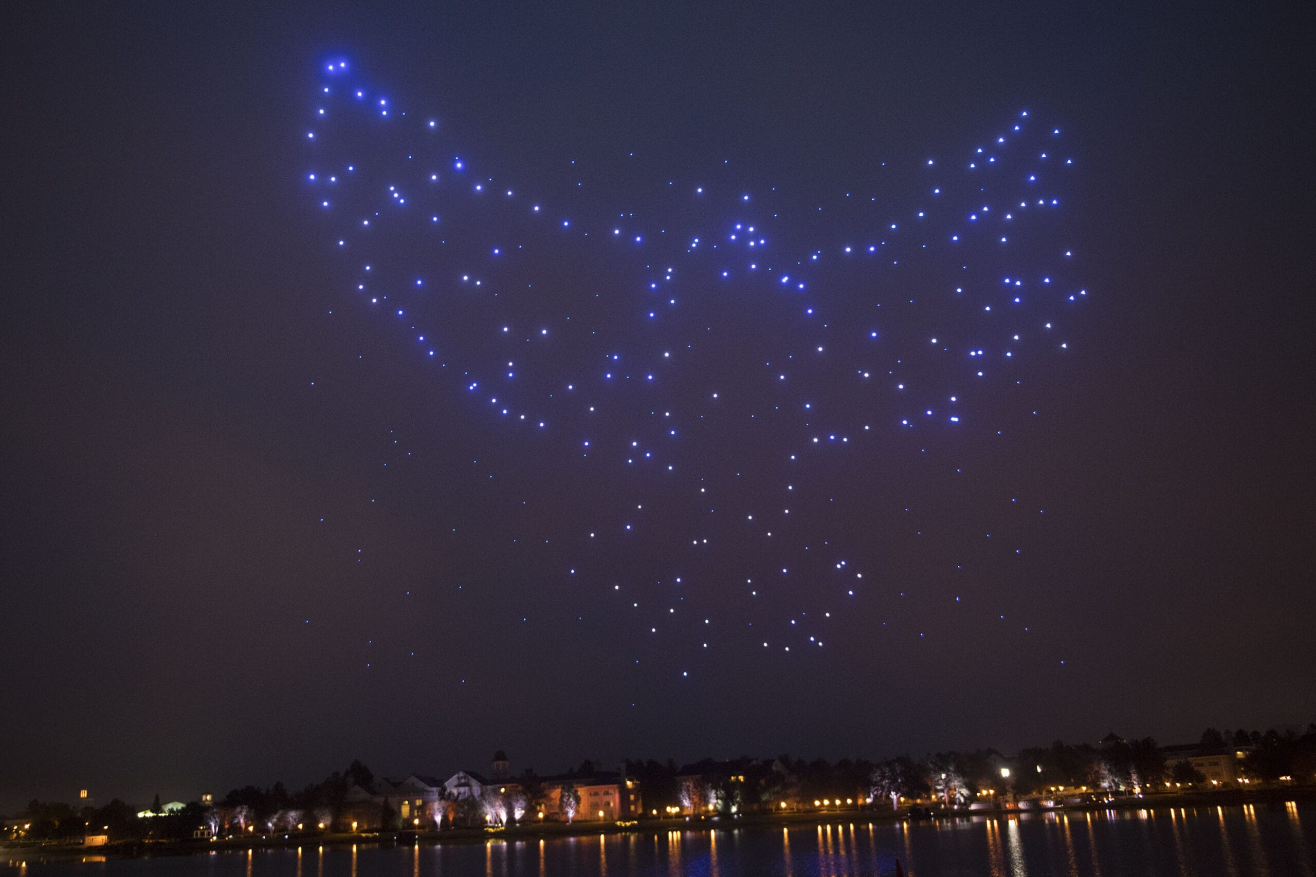 Concepción: Increíble espectáculo de luces con drones se realizará en costanera del río Biobío