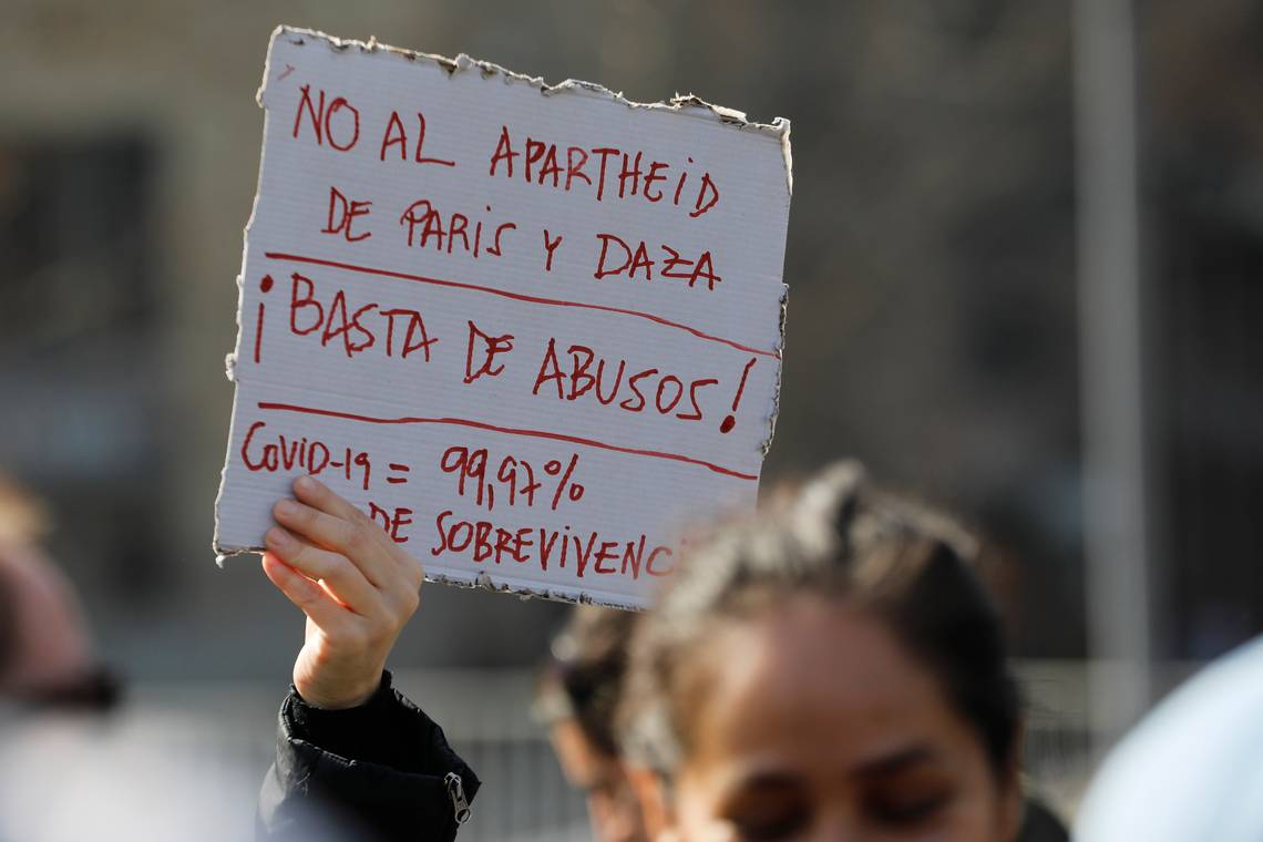 Los “antivacunas” salen a la calle a pesar de los más de 29 mil casos en el país