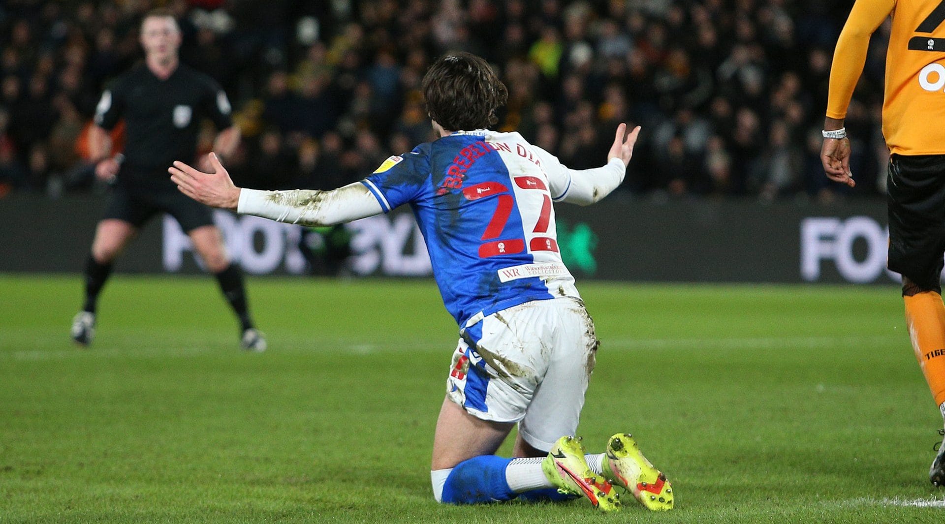 Blackburn espera el milagro ante la lesión de Ben Brereton Díaz