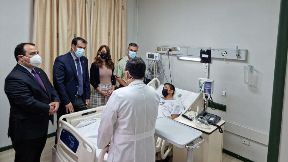 Gobierno tras visita a Carabinero agredido en Iquique: “Las resoluciones de expulsión ya están firmadas”
