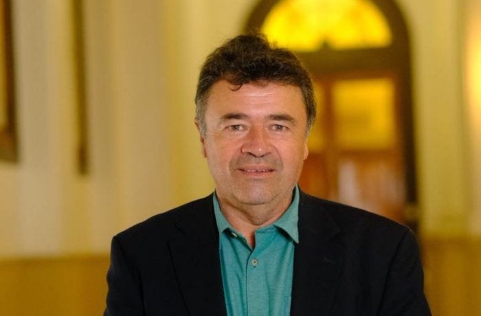 Ministro de Agricultura de Boric enfrentó querella por injurias contra agricultor
