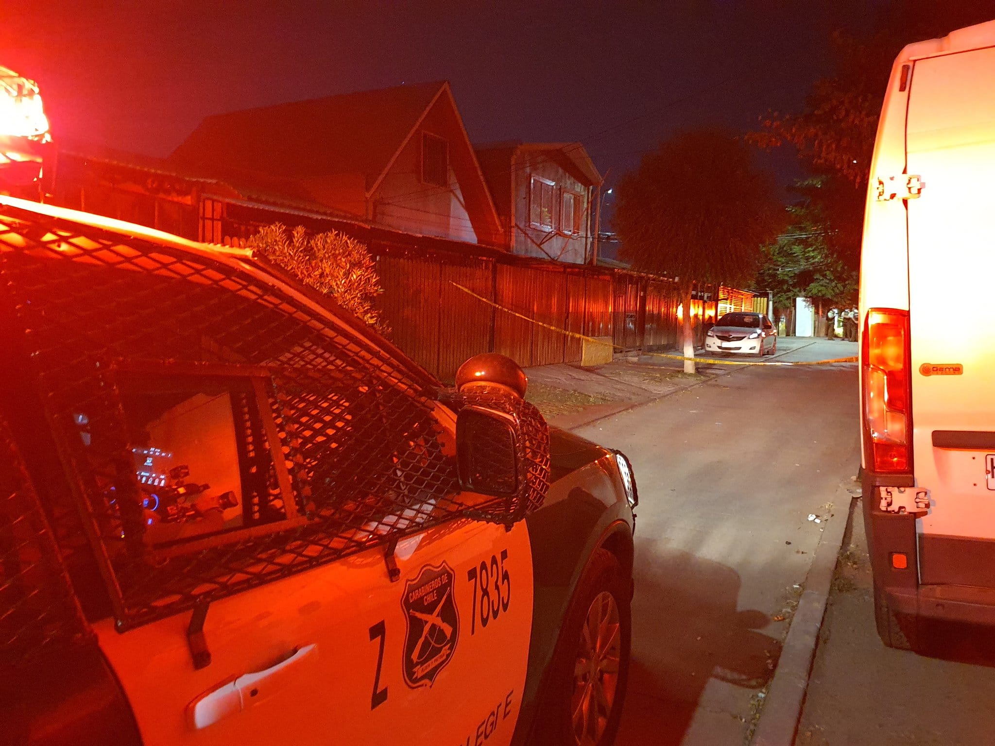 Balacera terminó con un fallecido y una mujer herida: Sujeto murió en la vía pública