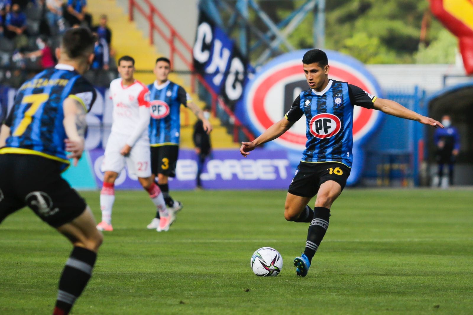 Huachipato tendrá que decidir sobre la conformación del plantel
