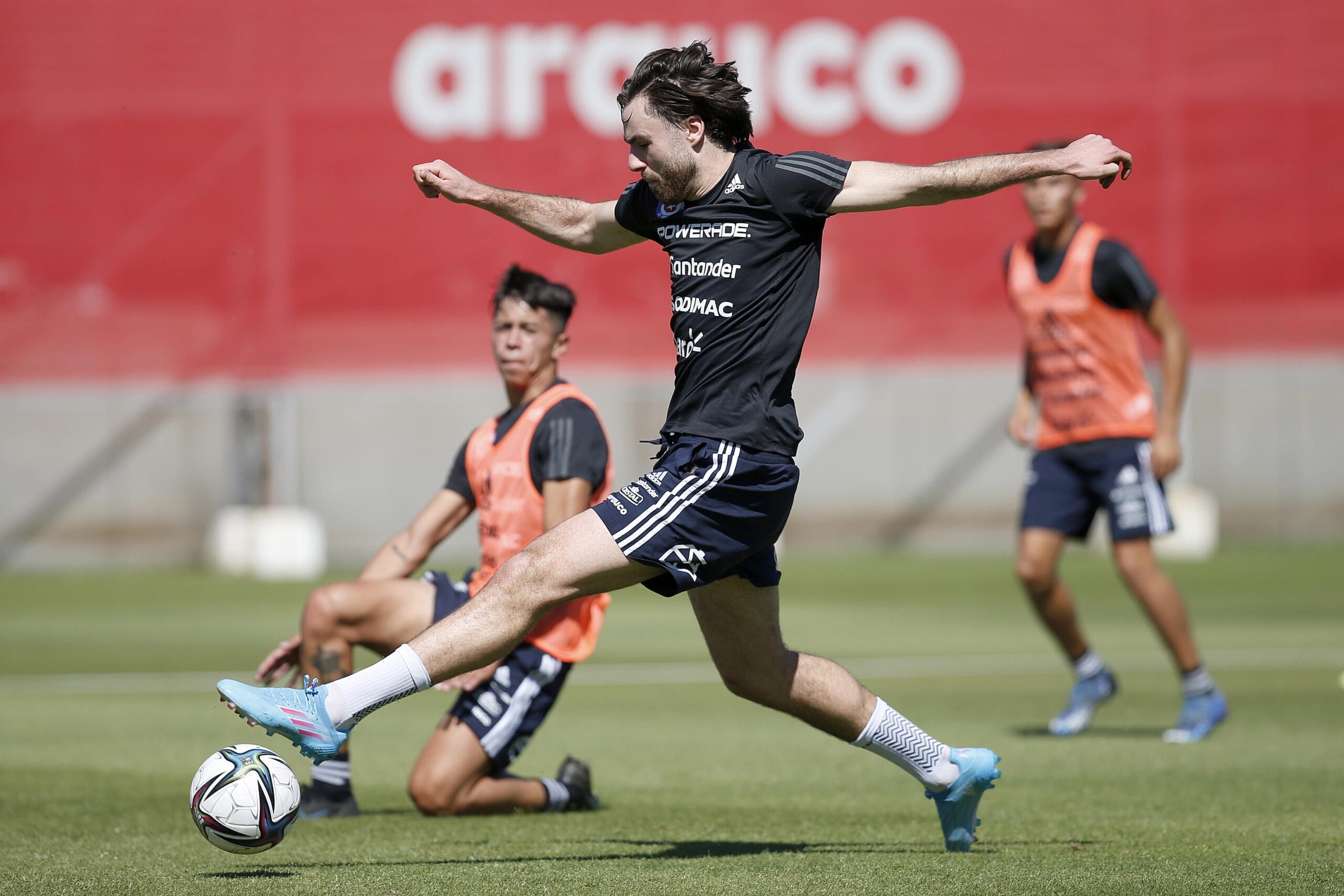 Ben Brereton Díaz se lució en la práctica de la “Roja”