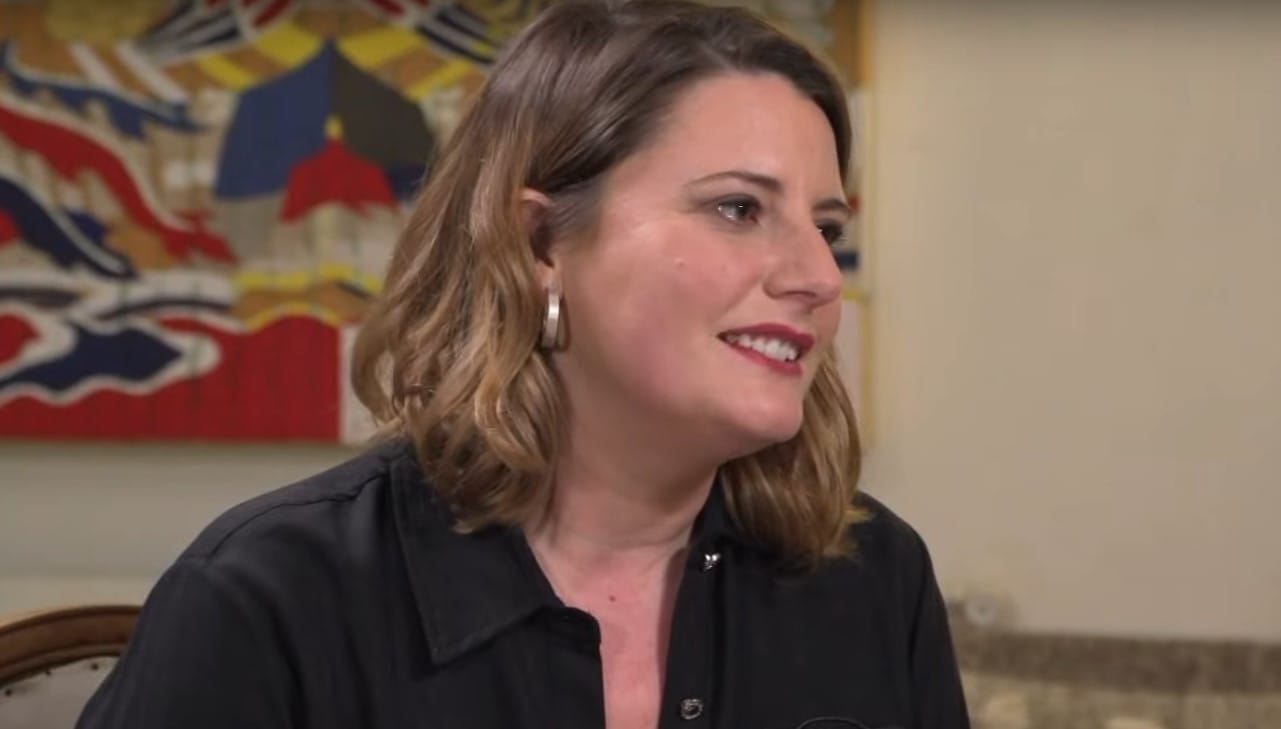 Javiera Hernández acusó triste trato de canal de televisión por estar embarazada