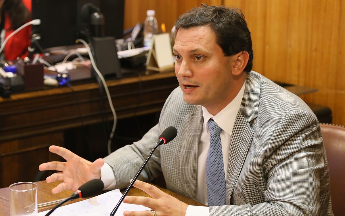 Diputado Van Rysselberghe hizo dura crítica a la Fiscalía tras homicidio de joven en Cañete