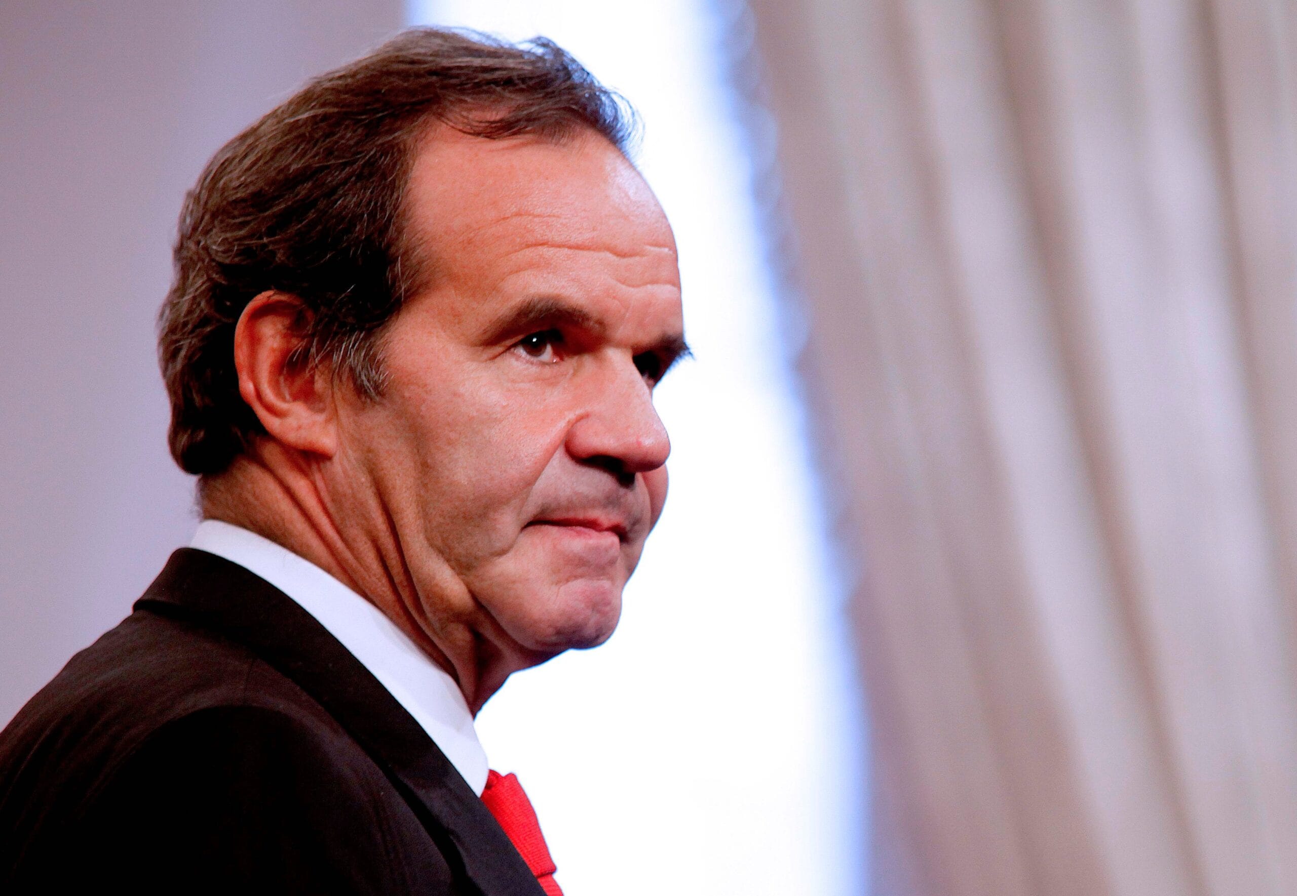 Ministro Andrés Allamand se contagió con Covid-19