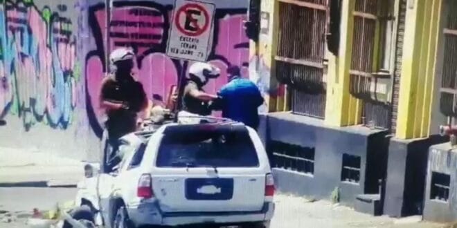 Hombre apuñaló a otro a plena luz del día: Fue detenido a metros del ataque