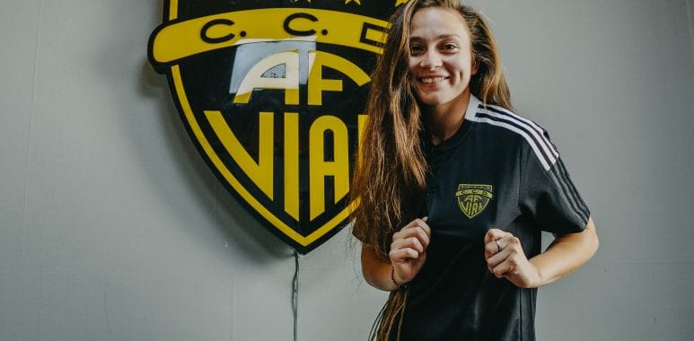 Fernández Vial sumó a una pasajera más en el fútbol femenino