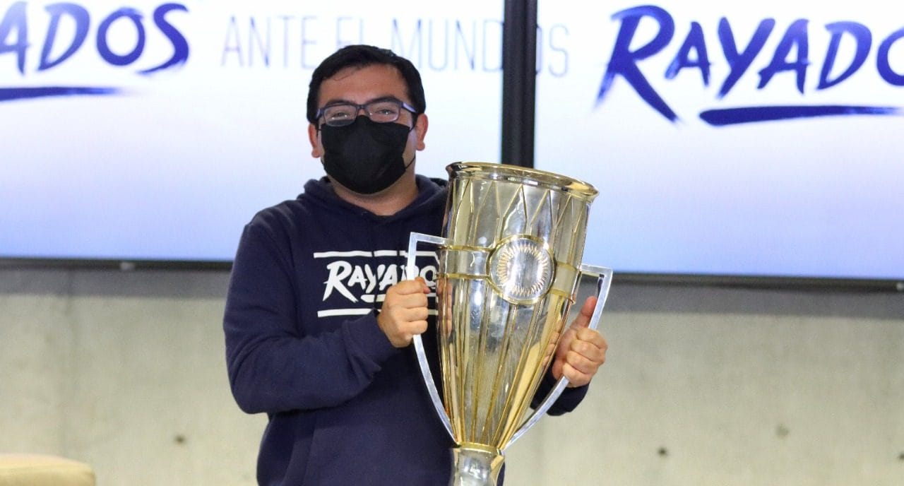 En la ruta del “Chupete”: Periodista de Fernández Vial realiza pasantía en Rayados
