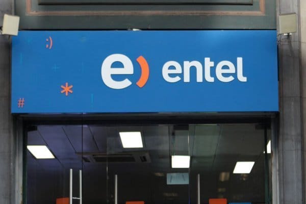 Sujetos armados robaron más de 100 iPhone desde sucursal de Entel
