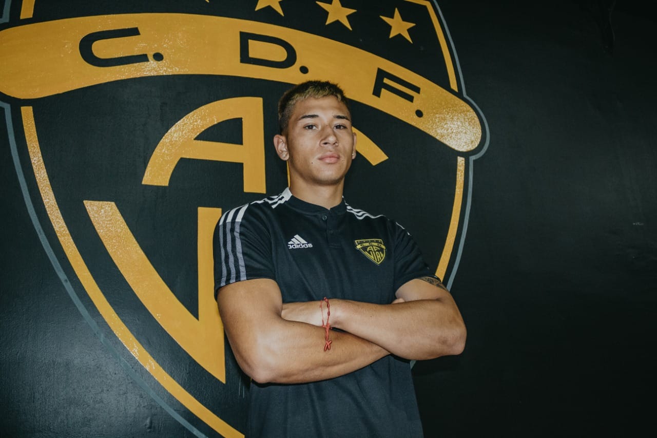 Fernández Vial sumó a otro juvenil para la Primera B
