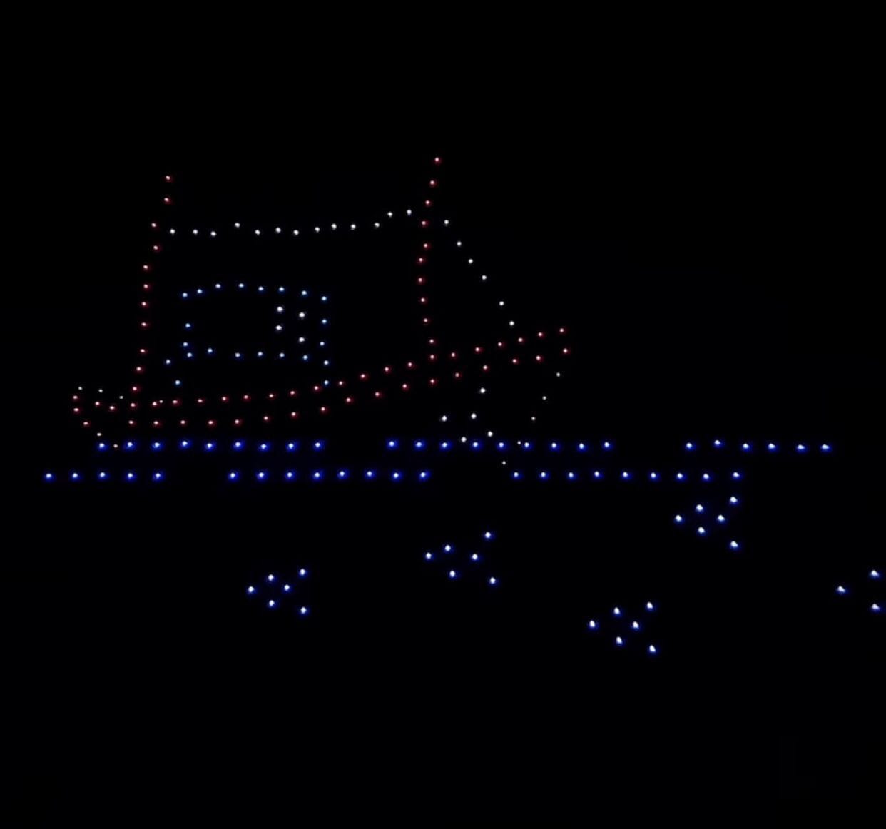 Show de drones en Concepción: espectáculo convocó a cientos de personas