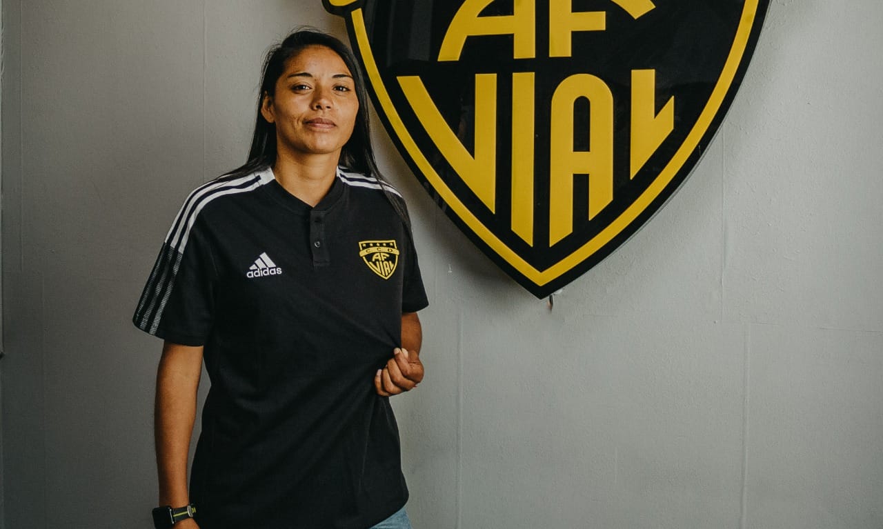 Las aurinegras de Fernández Vial van por el campeonato