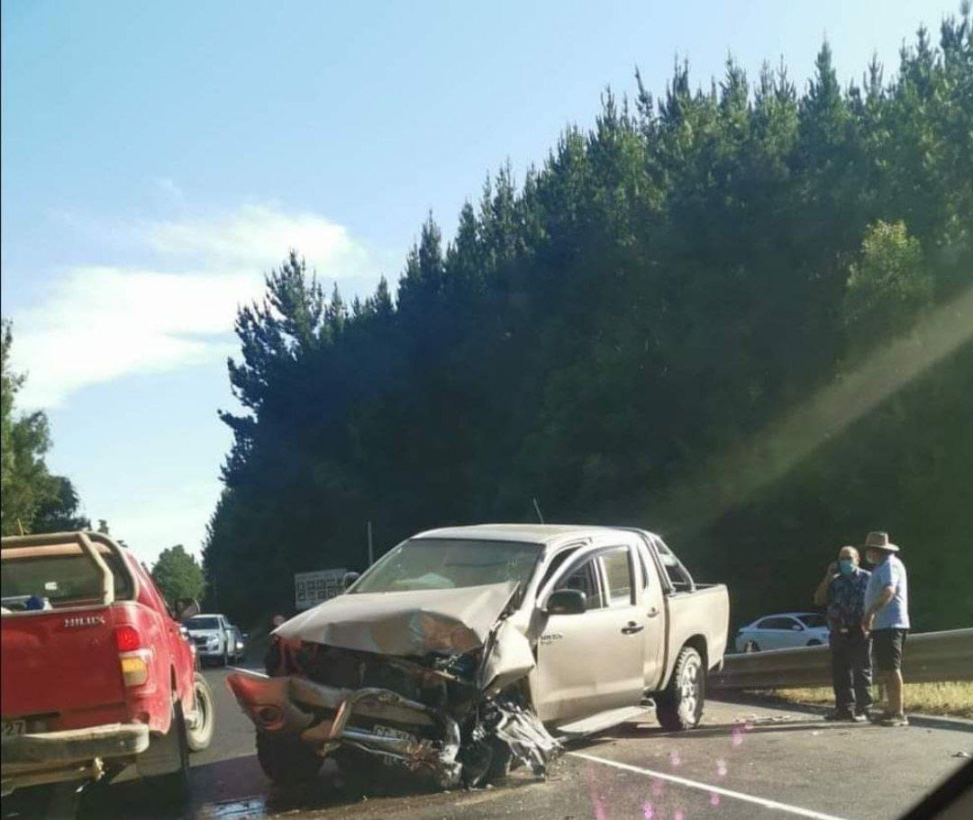 Tres personas resultaron fallecidas tras grave accidente automovilístico en Ruta de la Madera