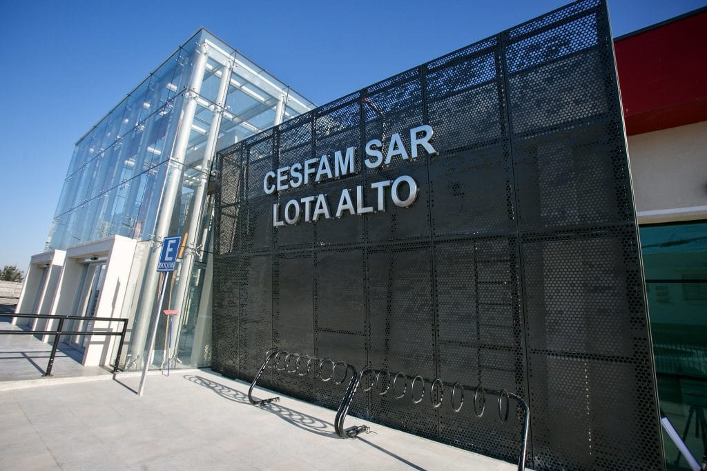 Entregan obras del Cesfam-SAR Lota Alto: Es el primer edificio construido bajo esta modalidad